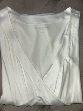 Women’s plus size sleeveless top